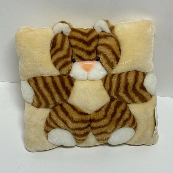 Vintage TWIE Brown Tabby Cat Plush Animal Square Pillow Angel Toy Corp 1998 - Picture 1 of 4